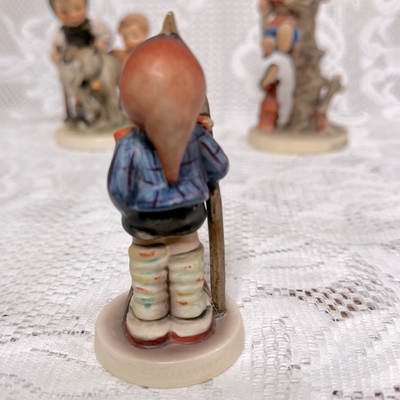 💙TM3 ‘Little Hiker’ Hummel Goebel #76 2/0 - Picture 3 of 7